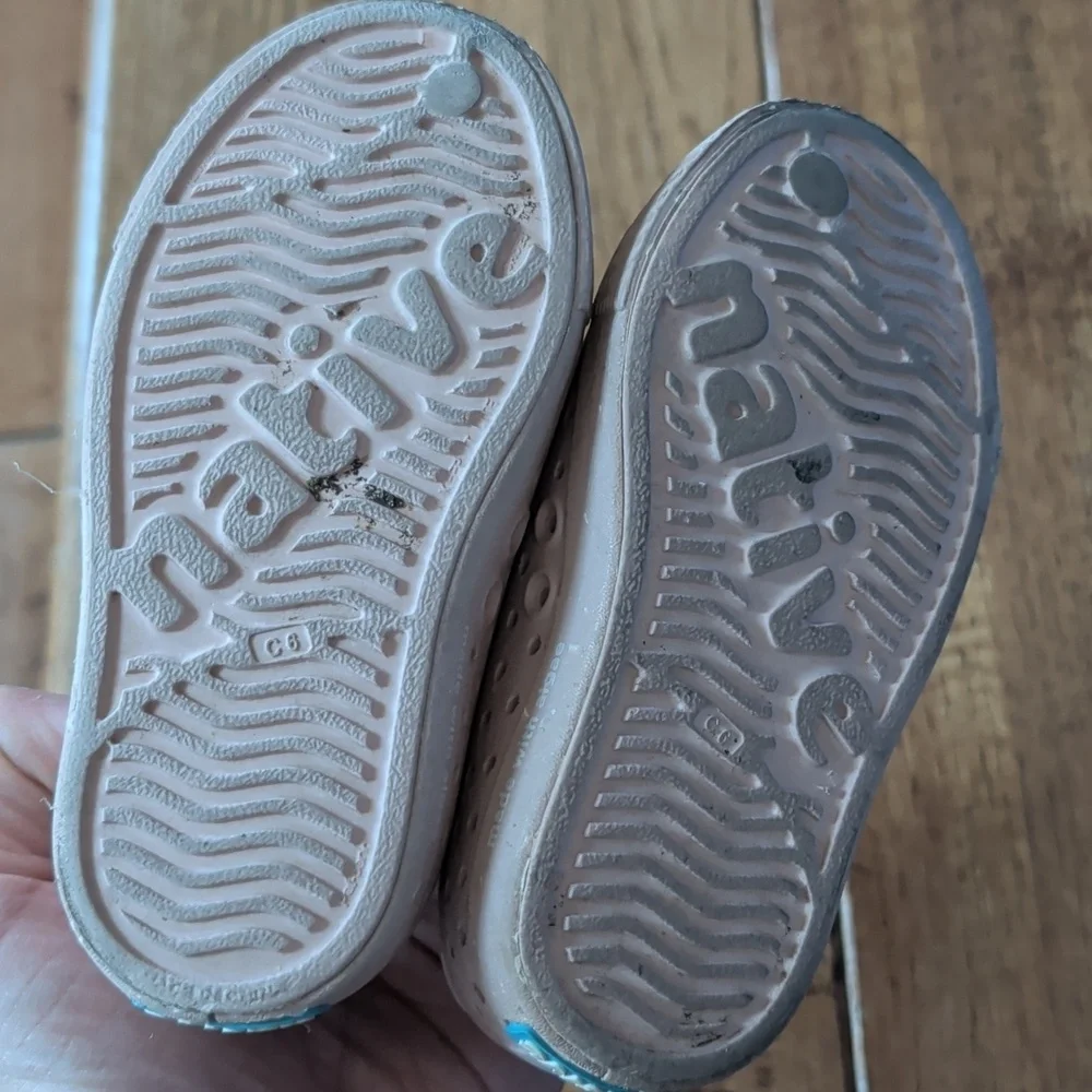 Native Jefferson Kids Water Shoes - Light Pink Slip-Ons